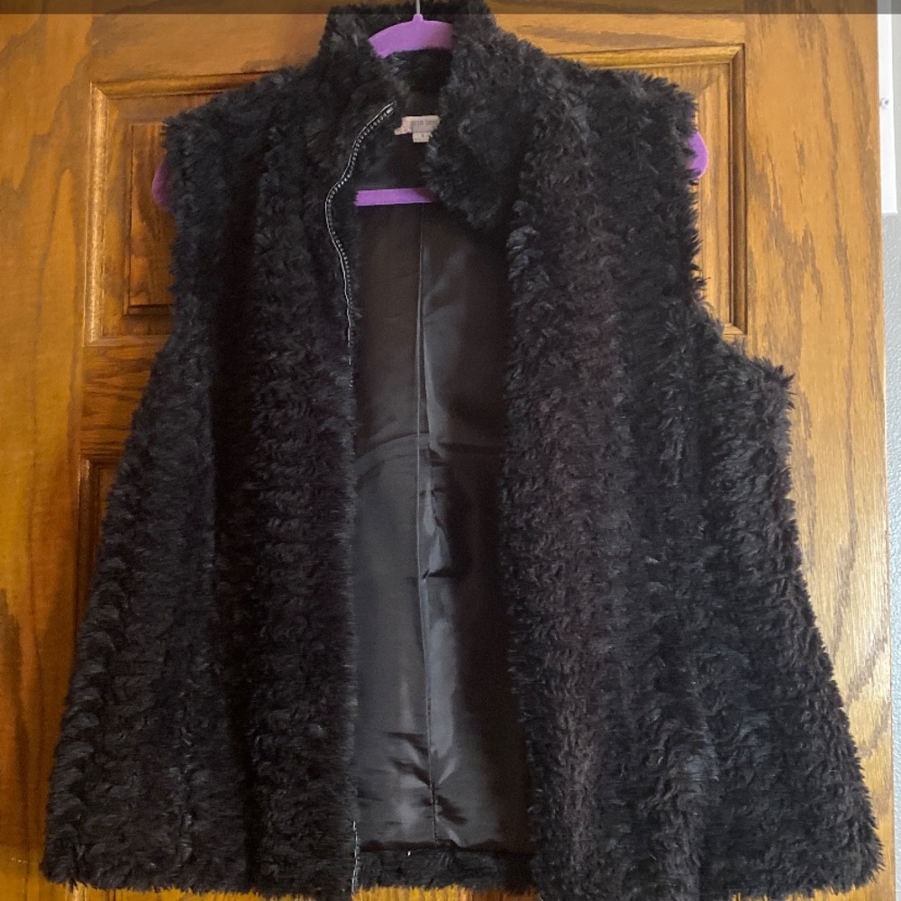 Erin London black faux fur Vest